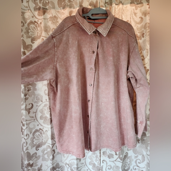 2x button up shirt/light shaket - Picture 2 of 4